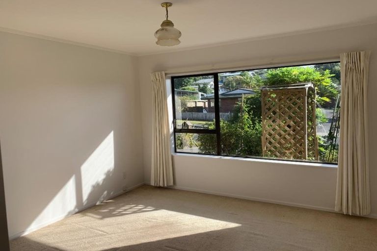 Photo of property in 2/4 Eagle Place, Red Beach, 0932