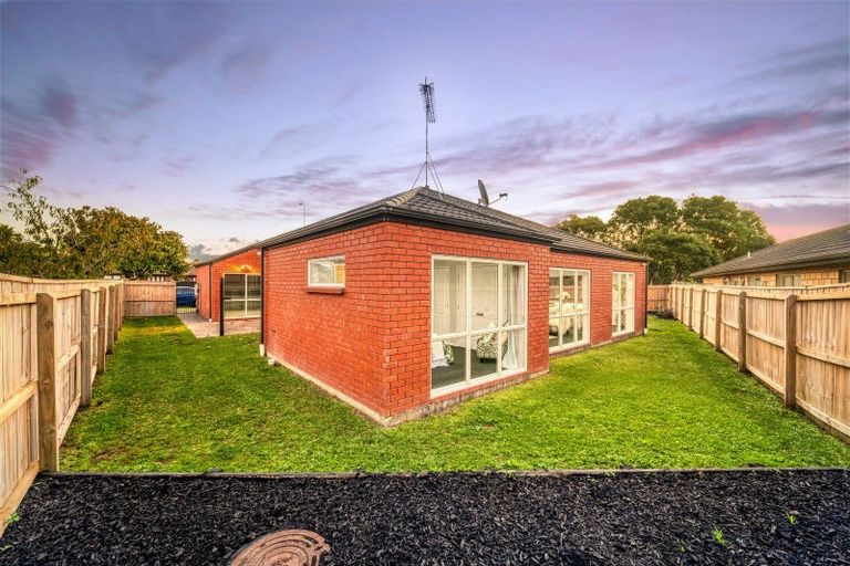 Photo of property in 6 Shrule Place, East Tamaki, Auckland, 2013