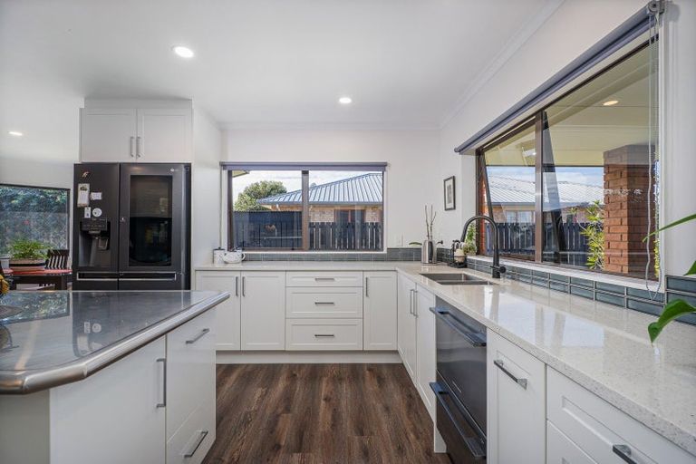 Photo of property in 51 Cholmondeley Crescent, Whitianga, 3510