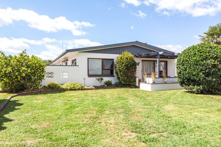 Photo of property in 50 Mahana Road, Ngatea, 3503
