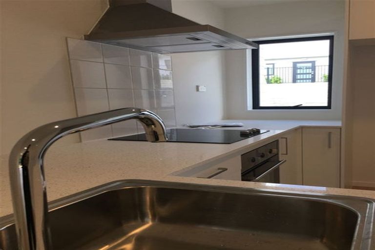 Photo of property in 3/7 South Pacific Place, Henderson, Auckland, 0612