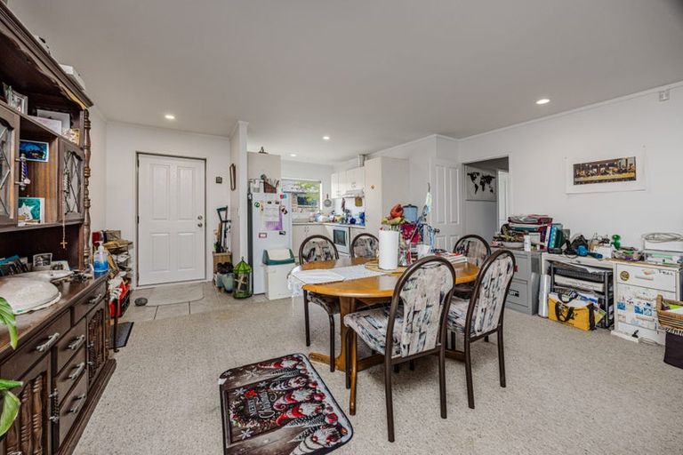 Photo of property in 23 Carlas Way, Ranui, Auckland, 0612