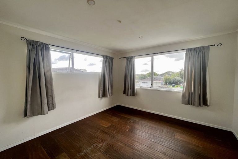 Photo of property in 8 Kelman Road, Kelston, Auckland, 0602