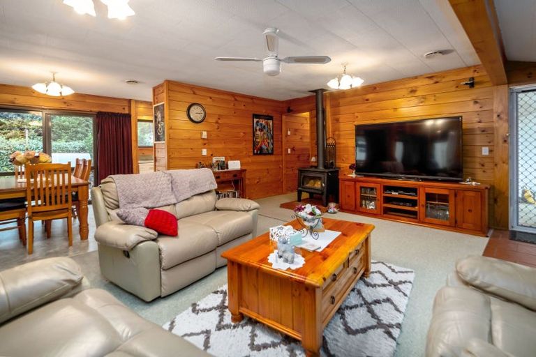 Photo of property in 74 Charles Street, Carterton, 5713