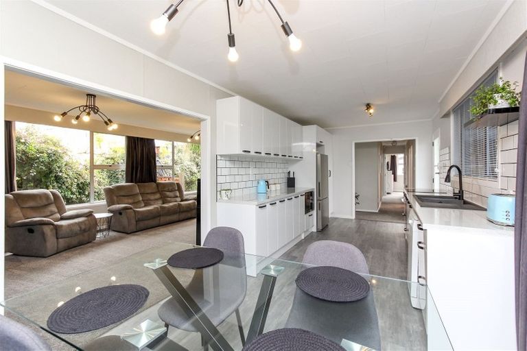 Photo of property in 3 Erica Place, Bell Block, New Plymouth, 4312