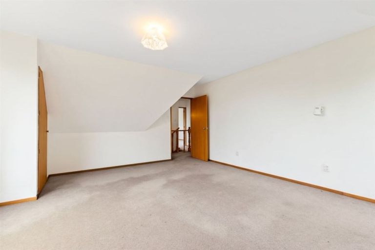 Photo of property in 100 Regency Crescent, Redwood, Christchurch, 8051