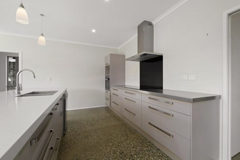 Photo of property in 4 Avalanche Place, Wanaka, 9305