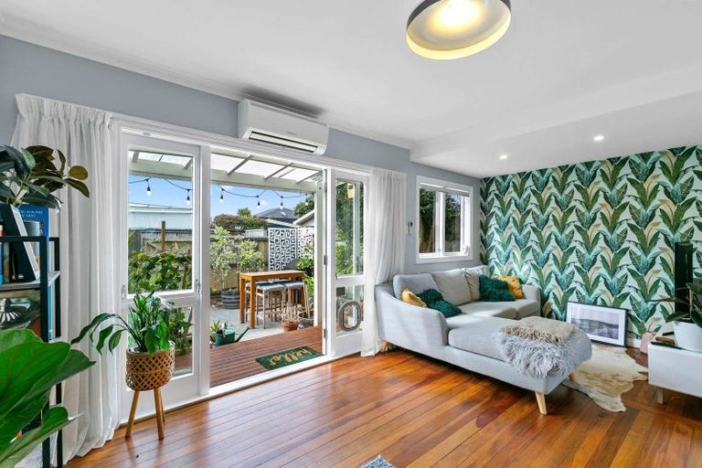 Photo of property in 139 The Esplanade, Petone, Lower Hutt, 5012