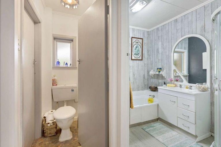 Photo of property in 124 Opouteke Road, Kaihu, 0379