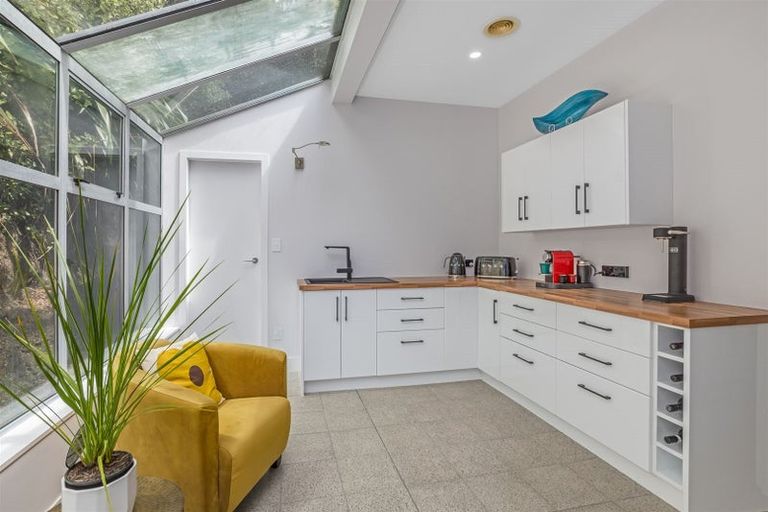 Photo of property in 22 Kowhai Street, Eastbourne, Lower Hutt, 5013