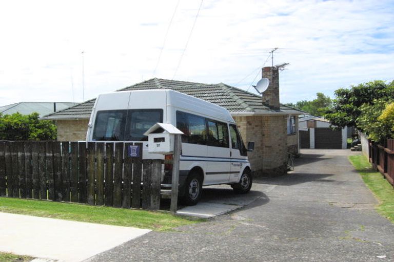 Photo of property in 37 Mountain Road, Mangere Bridge, Auckland, 2022