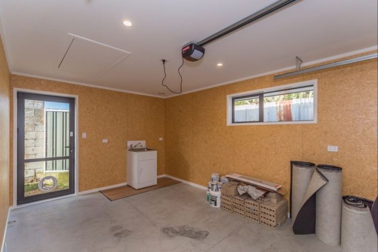 Photo of property in 30b Queenwood Road, Levin, 5510