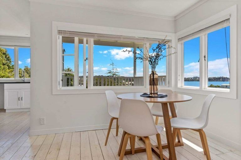 Photo of property in 12 Tindalls Bay Road, Tindalls Beach, Whangaparaoa, 0930
