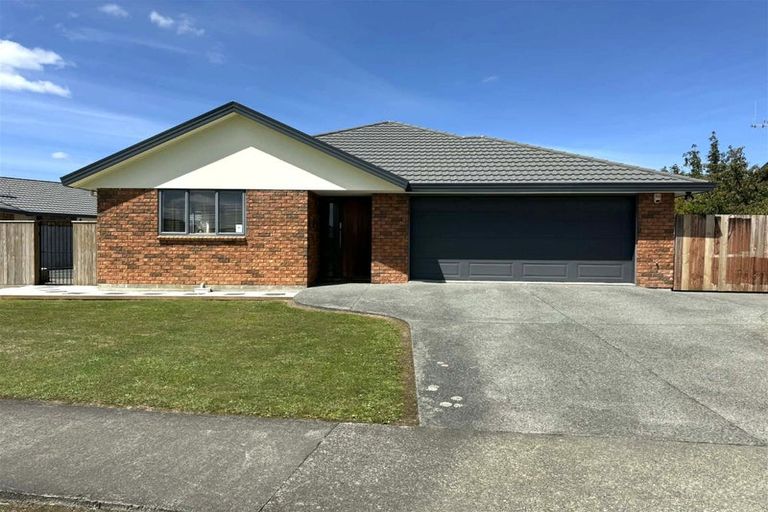 Photo of property in 42 Peter Hall Drive, Kelvin Grove, Palmerston North, 4414