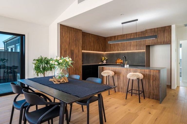 Photo of property in 6 Simpson Crescent, Wanaka, 9305