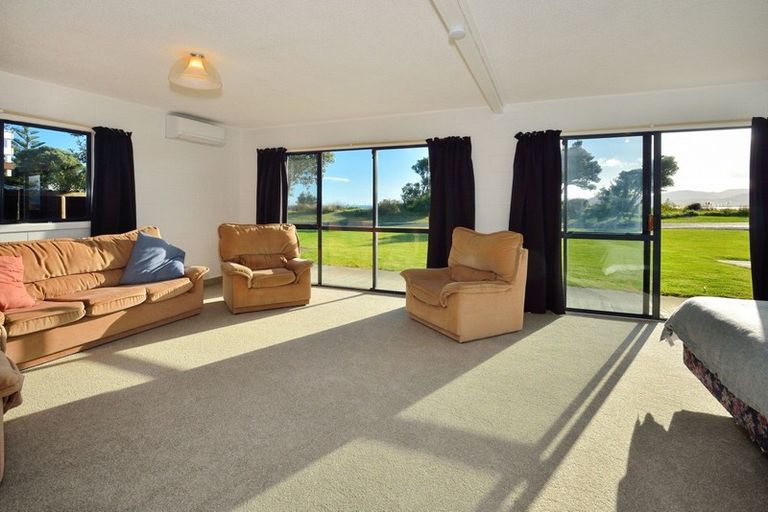 Photo of property in 9 Moana Drive, Mahia, 4198