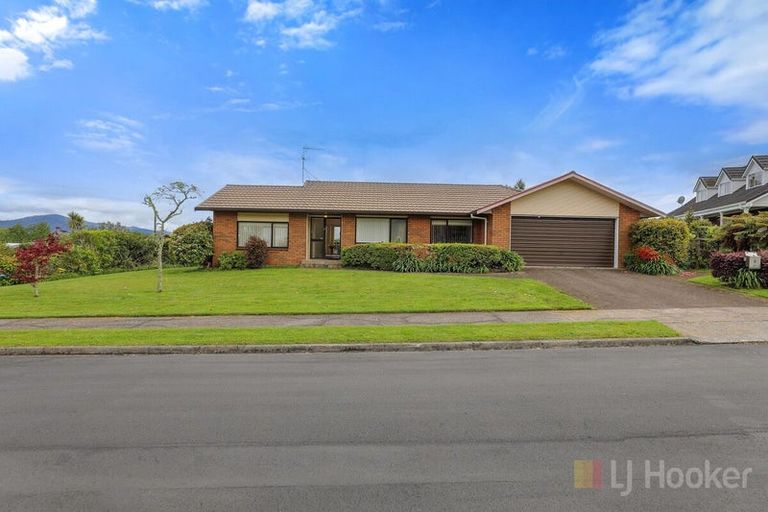 Photo of property in 2 Brundon Place, Lynmore, Rotorua, 3010