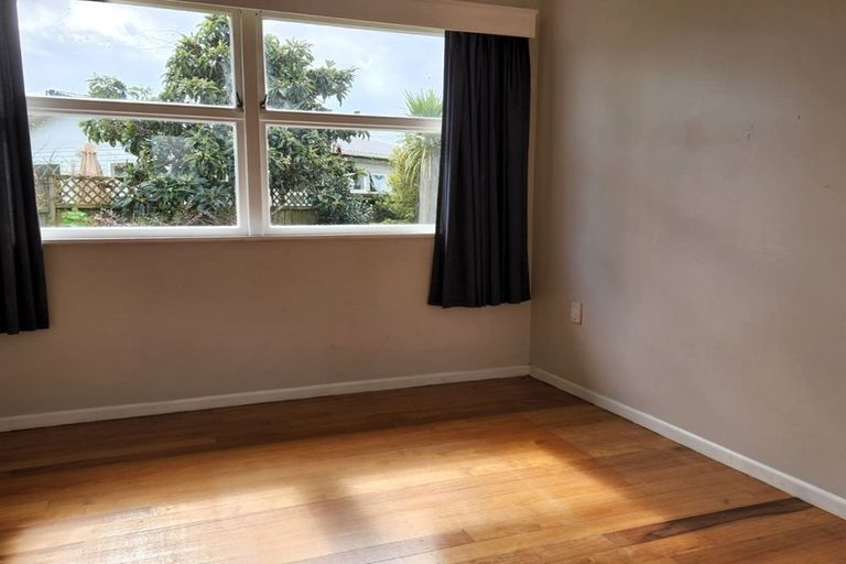 Photo of property in 71 Awaroa Road, Helensville, 0800