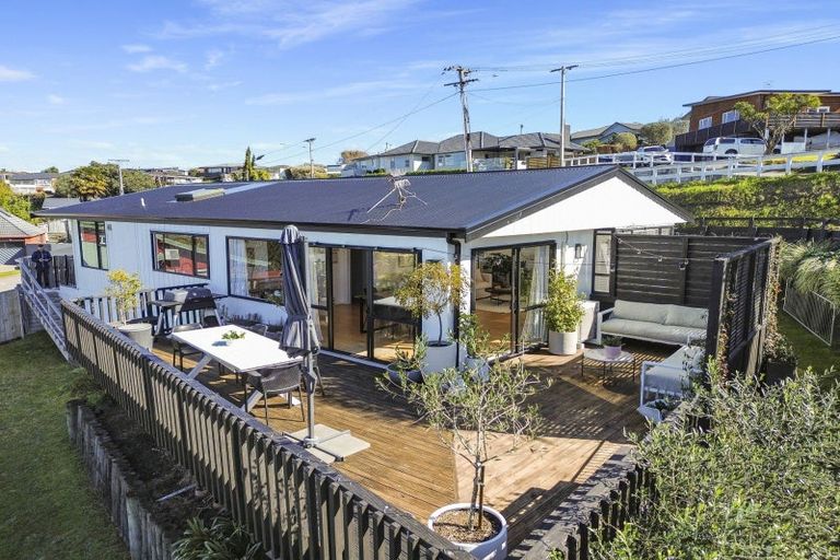 Photo of property in 70 Hinewa Road, Otumoetai, Tauranga, 3110
