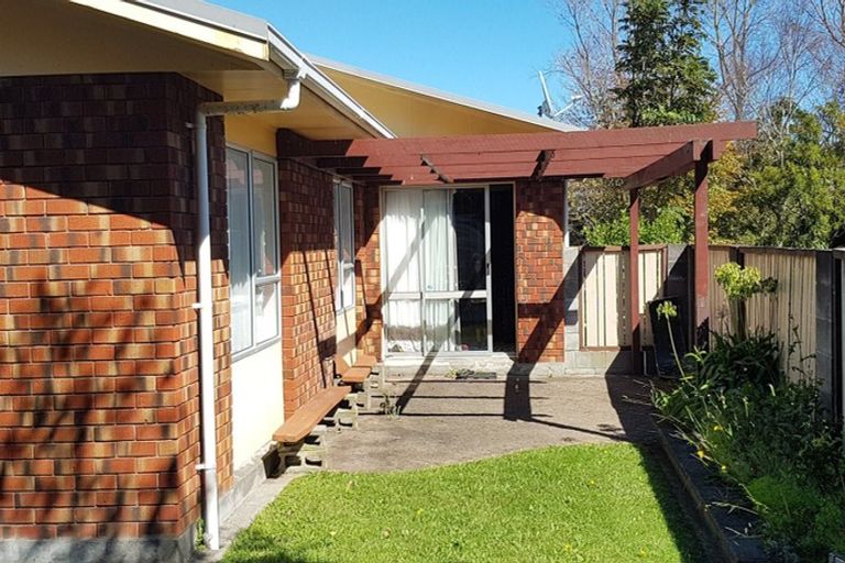 Photo of property in 15 Heaphy Street, Westown, New Plymouth, 4310