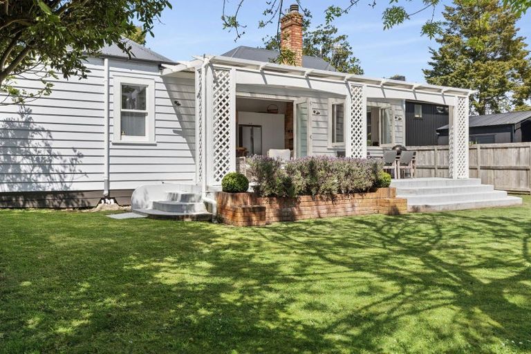 Photo of property in 16 Hamilton Road, Cambridge, 3434