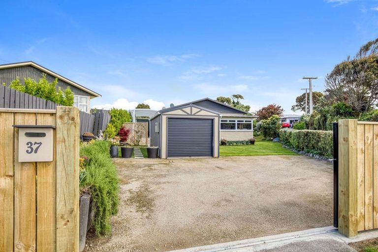 Photo of property in 37 Mosston Road, Castlecliff, Whanganui, 4501
