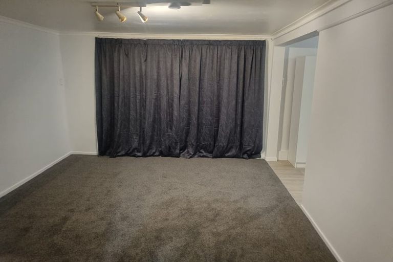 Photo of property in 102 Saddleback Rise, Murrays Bay, Auckland, 0630