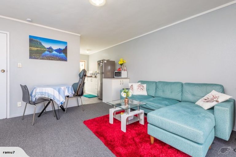 Photo of property in 1/14 Mcdonald Crescent, Mount Wellington, Auckland, 1060