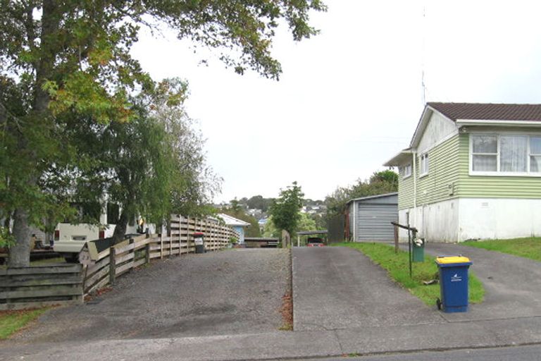 Photo of property in 23 Vina Place, Massey, Auckland, 0614