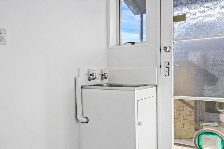 Photo of property in 1/37 Queenspark Drive, Parklands, Christchurch, 8083