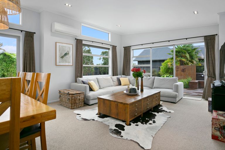 Photo of property in 29 Norfolk Drive, Cambridge, 3434