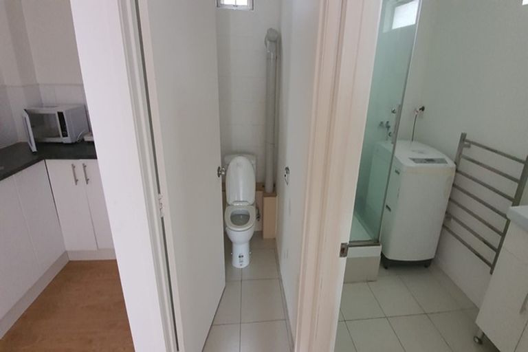 Photo of property in 16 Colin Wild Place, Glenfield, Auckland, 0629