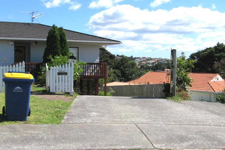 Photo of property in 1/13 Exeter Place, Unsworth Heights, Auckland, 0632