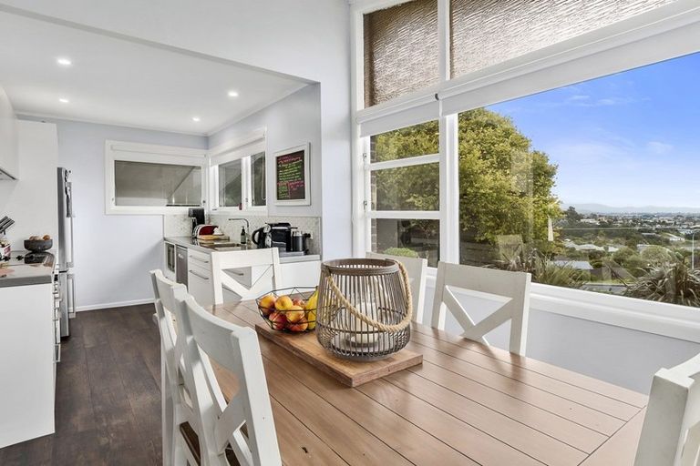 Photo of property in 25 Waikite Road, Welcome Bay, Tauranga, 3112