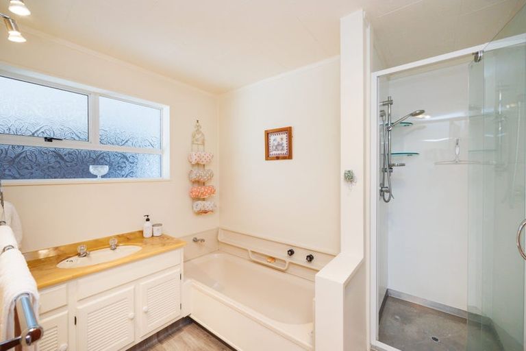 Photo of property in 17 Aintree Crescent, Awapuni, Palmerston North, 4412