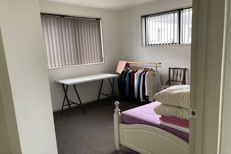 Photo of property in 33 Carole Crescent, Pakuranga, Auckland, 2010