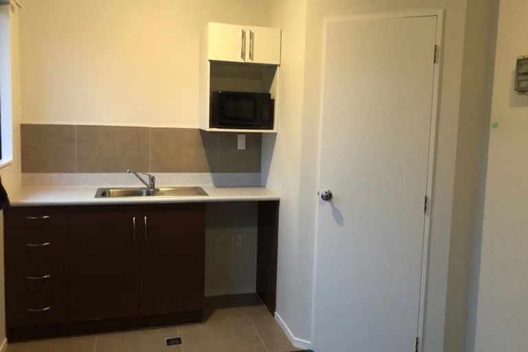 Photo of property in 2 Vine Street, Hillcrest, Hamilton, 3216