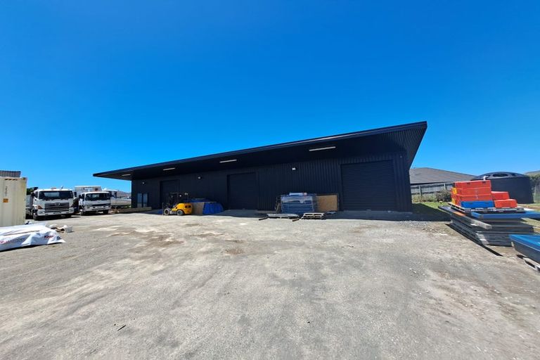 Photo of property in 104 Tara Road, Papamoa Beach, Papamoa, 3187