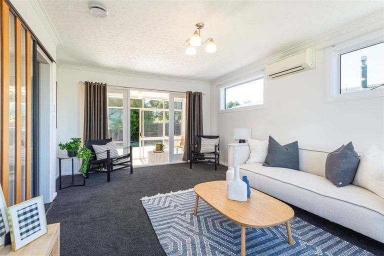 Photo of property in 8 Camberwell Place, Avonhead, Christchurch, 8042