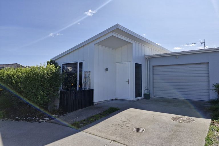Photo of property in 1 Chain Place, Papamoa, 3118