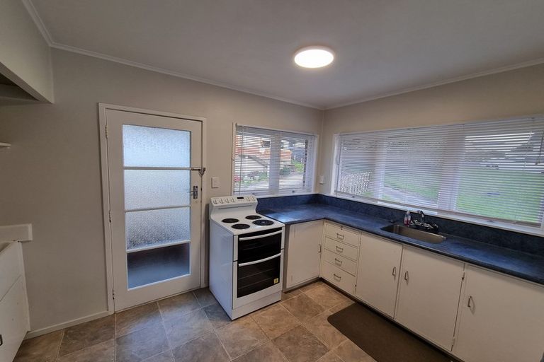 Photo of property in 1/27 Sydney Street, Hauraki, Auckland, 0622