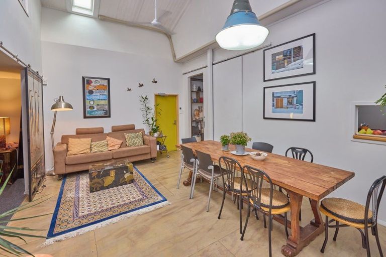 Photo of property in 10 Oxford Terrace, Mount Cook, Wellington, 6021