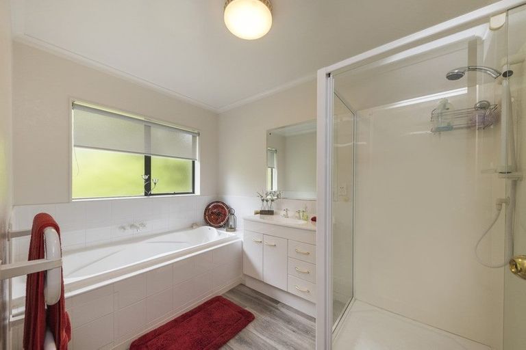 Photo of property in 234 Polson Hill Drive, Aokautere, Palmerston North, 4471
