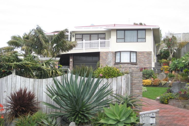 Photo of property in 4 Catherine Crescent, Moturoa, New Plymouth, 4310