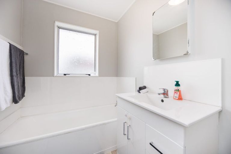 Photo of property in 49 Kaimanawa Street, Kelvin Grove, Palmerston North, 4414