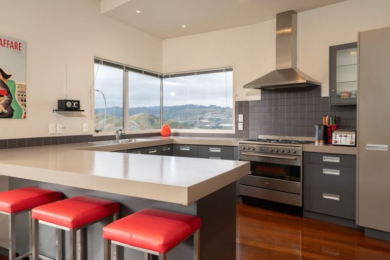 Photo of property in 16 Neston Grove, Churton Park, Wellington, 6037