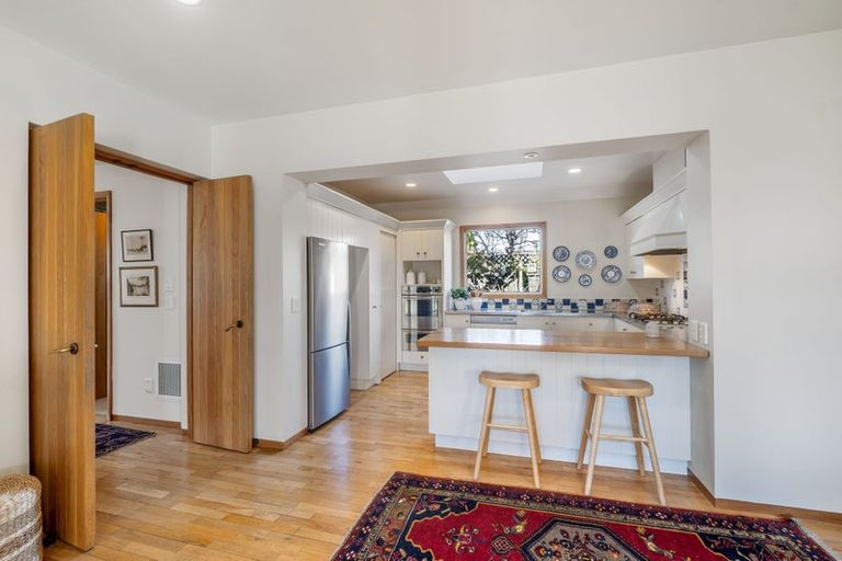 Photo of property in 19 Garreg Road, Fendalton, Christchurch, 8052