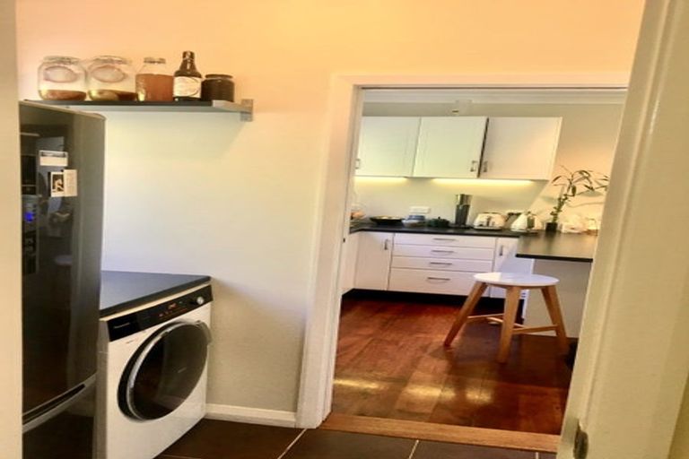 Photo of property in 40 Jackson Street, Island Bay, Wellington, 6023