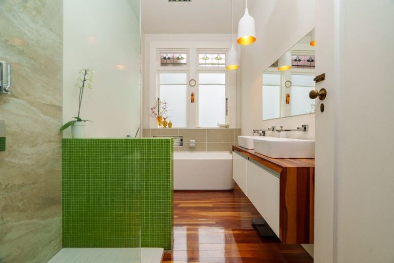 Photo of property in 114 Cliffs Road, Saint Clair, Dunedin, 9012