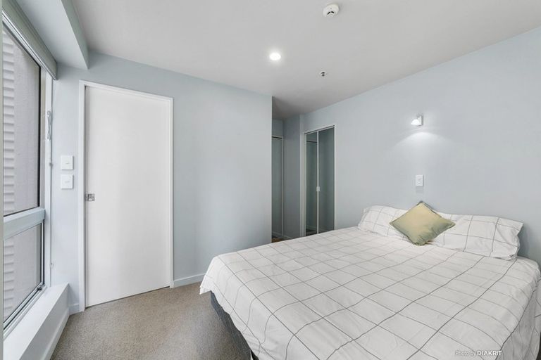 Photo of property in Terrace Heights Apartments, 8e/163 The Terrace, Wellington Central, Wellington, 6011